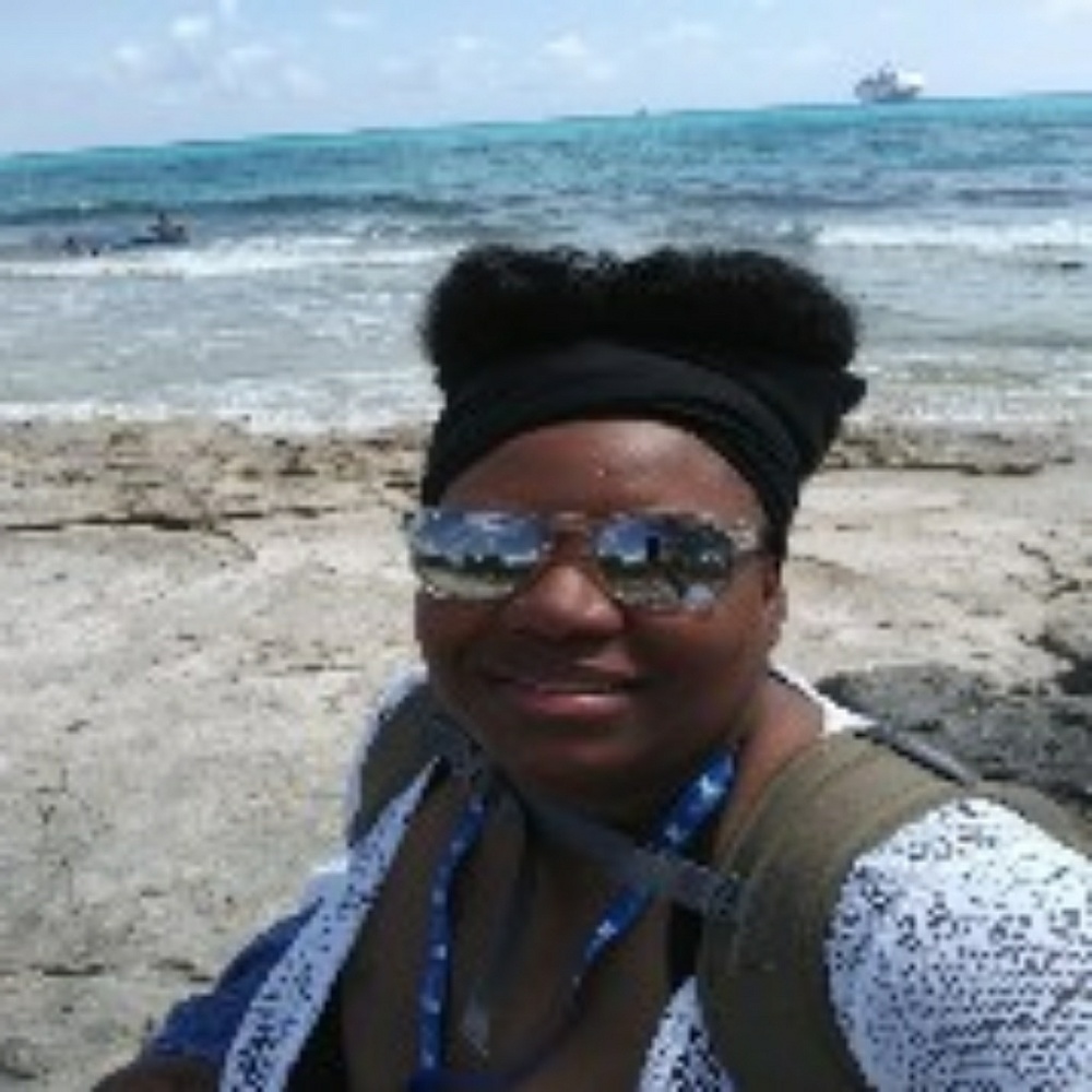 Meet your Posher, Lisa